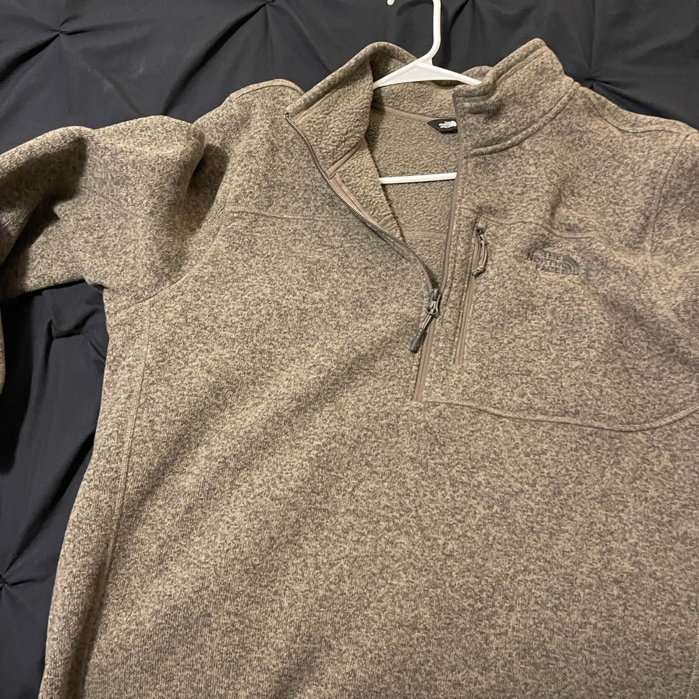 Mens 1/4 zip. Soft and comfy Northface. Worn maybe 3 times, like new